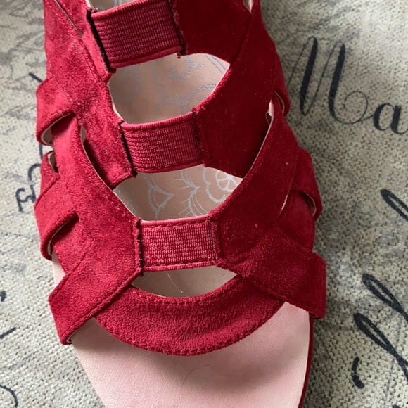 Moot sue Tootsie red sandals - Picture 3 of 8
